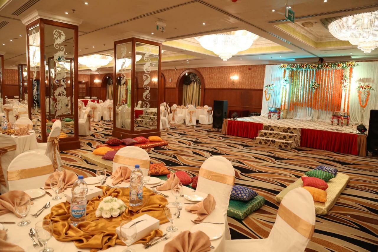 Abjad Grand Hotel Dubai Buitenkant foto